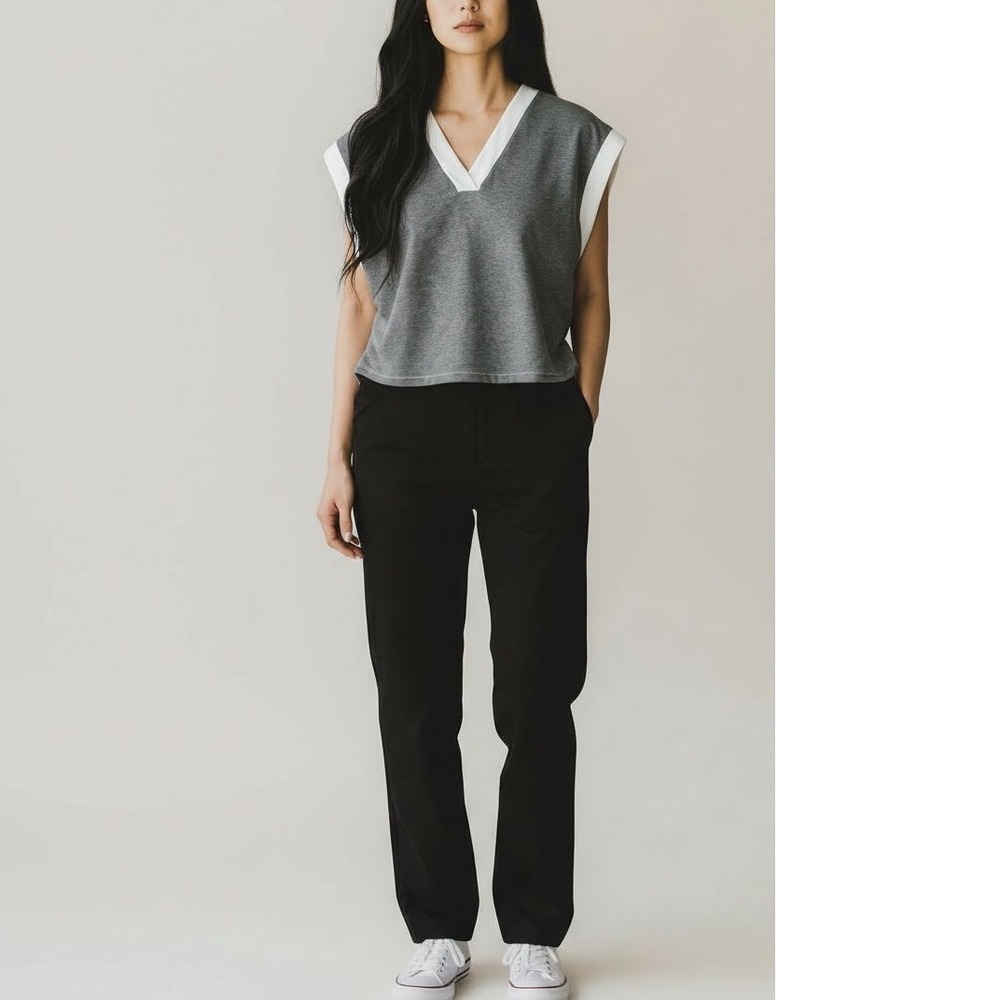 OTOS Women's Grey White V Neck‎ Sleeveless Top M Style S5076 NWT